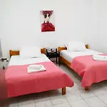 Pomegranate Apartment